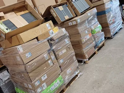 64 neue Autokühler – 3 Paletten – Vollständiger Teileauflistung – €2.100 für das gesamte Los